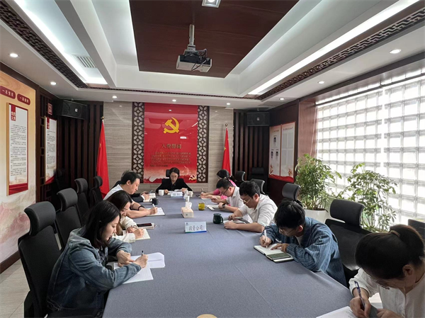 陜西環(huán)保集團(tuán)領(lǐng)導(dǎo)到投資公司進(jìn)行習(xí)近平新時(shí)代中國特色社會主義思想主題教育宣講.png