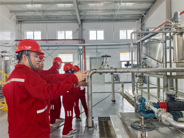 延安環(huán)保公司下寺灣污水處理項(xiàng)目 員工實(shí)操培訓(xùn).jpg